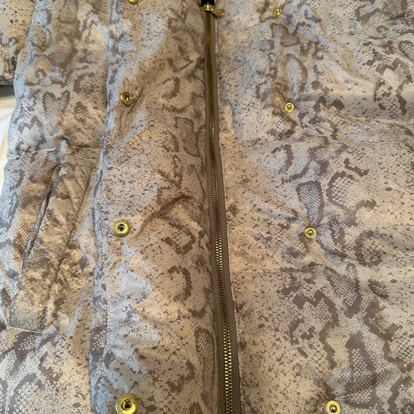 Varley gray down Hooded Puffer Jacket New small - Picture 5 of 9